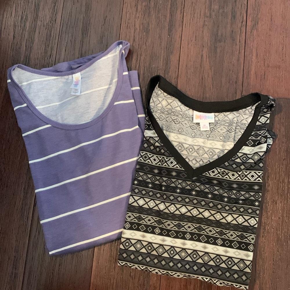 2 Lularoe t shirts good condition